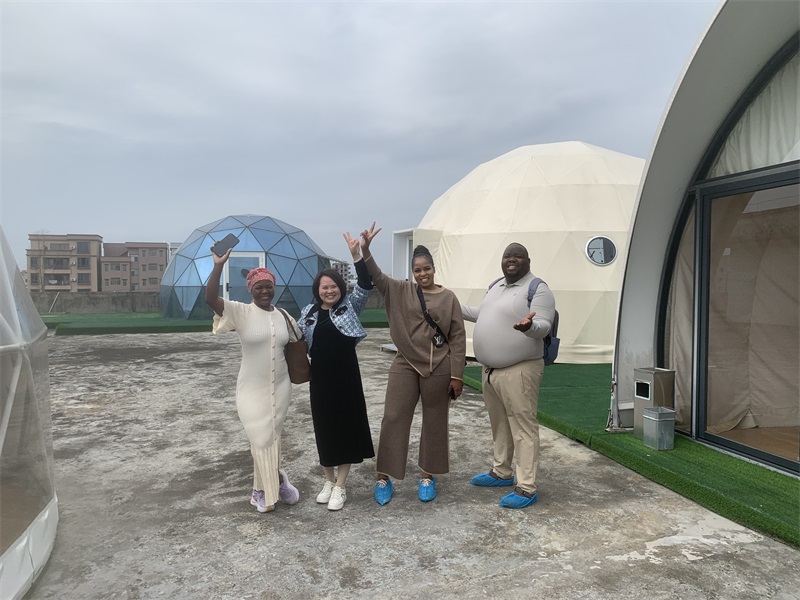 Большие белые свадебные палатки на открытом воздухе очаровывают южноафриканских клиентов, подкрепленных мощью нашего завода для расширения на африканский рынок