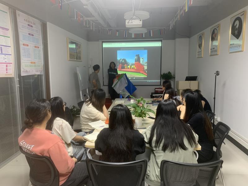 Профессиональный тренинг навыков по созданию надувных замков и батутов для улицы.